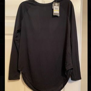 Women’s Under Armour Shirt NWT